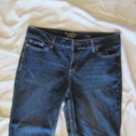 Simply Vera Vera Wang*Mid-Rise Straight Leg Cuffed Cropped Jeans - Picture 6 of 9
